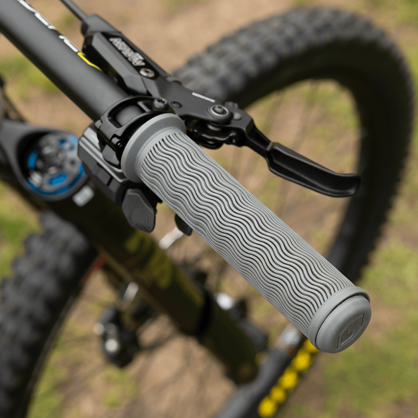 Burgtec The Bartender Pro Vero Sandler Signature Grip — 28