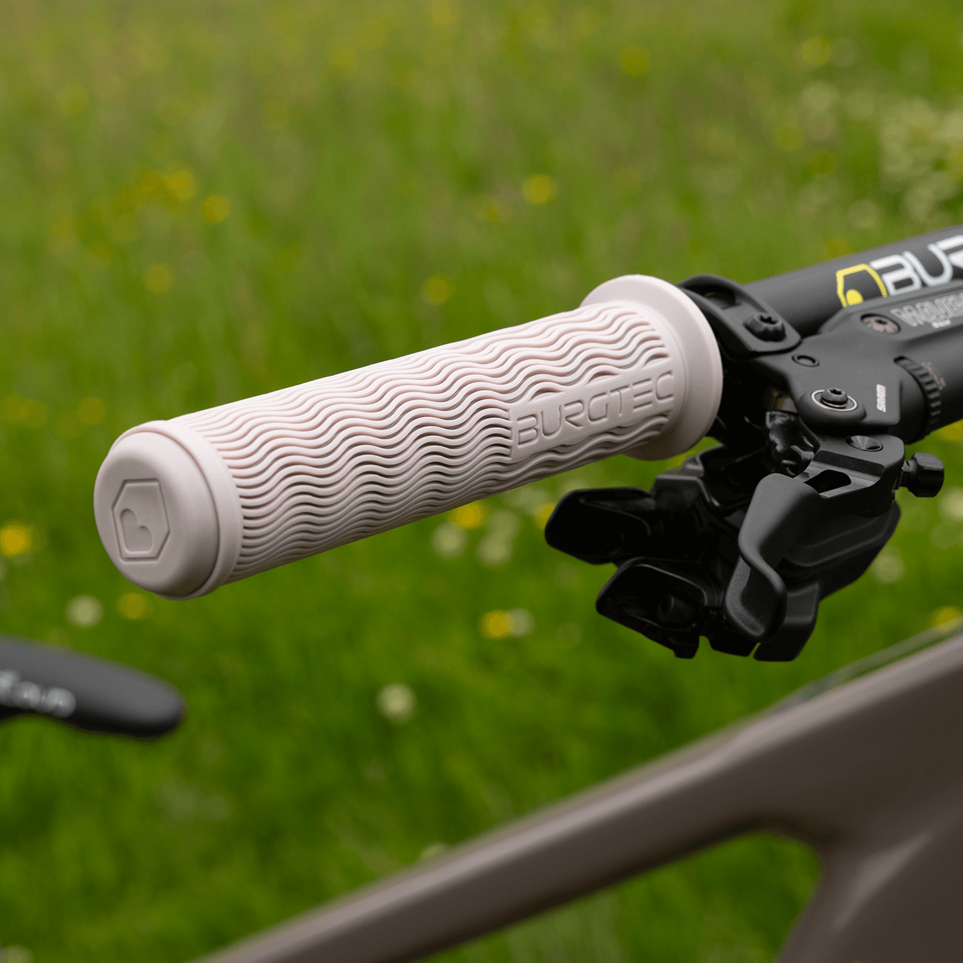 Burgtec The Bartender Pro Vero Sandler Signature Grip — 32
